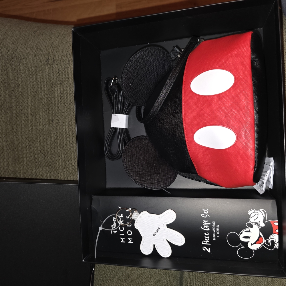 Disney Mickey Mouse VR Headset - Black and Red